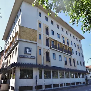 Hotel Excelsior, Magenta